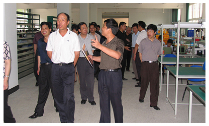 福建省委常委、政法委書記徐謙一行視察虹潤公司